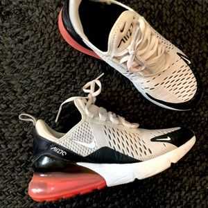 Nike Women's Air Max 270 Shoes